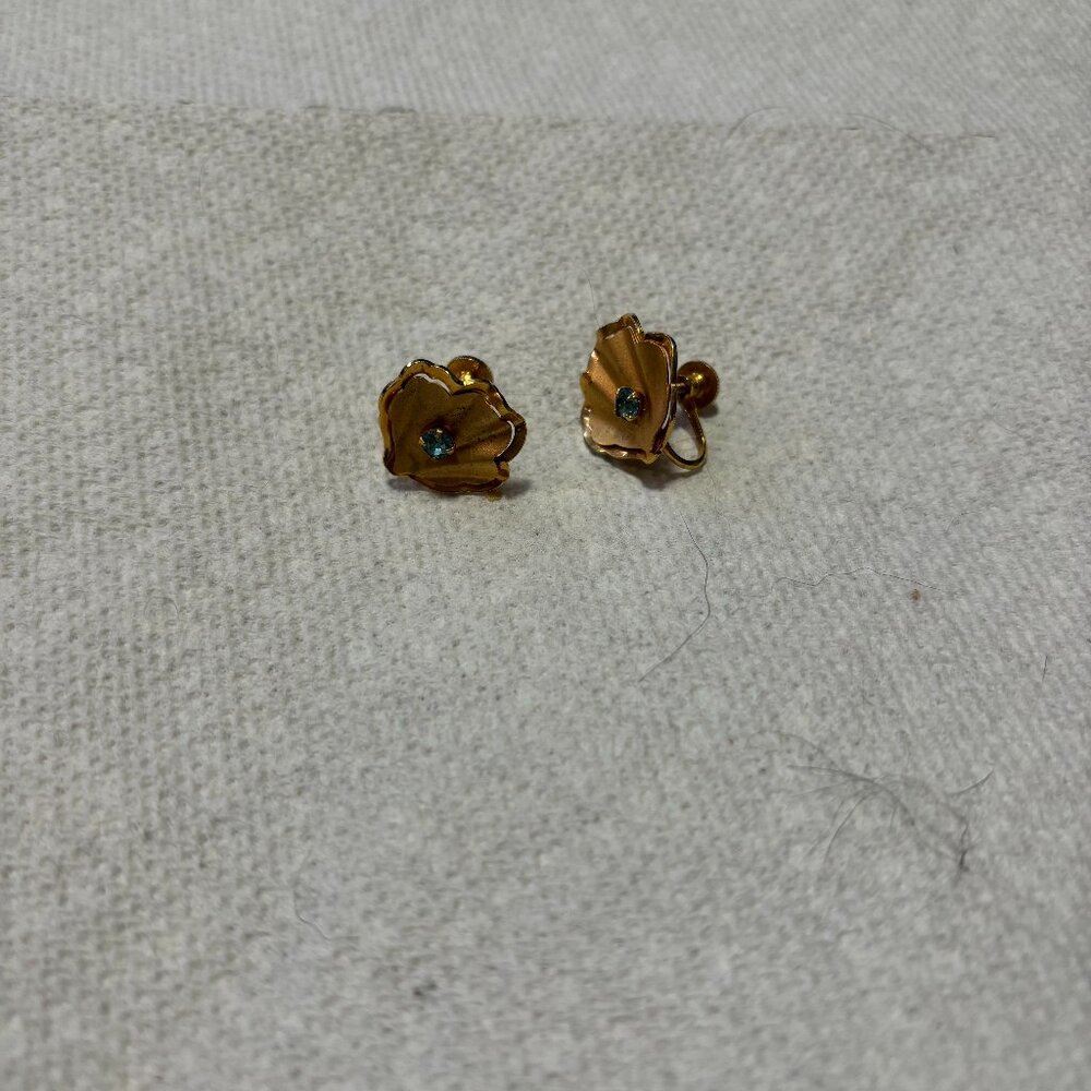 B.N. Bugbee Niles screw clip earrings brushed gold tone shell blue rhinestone